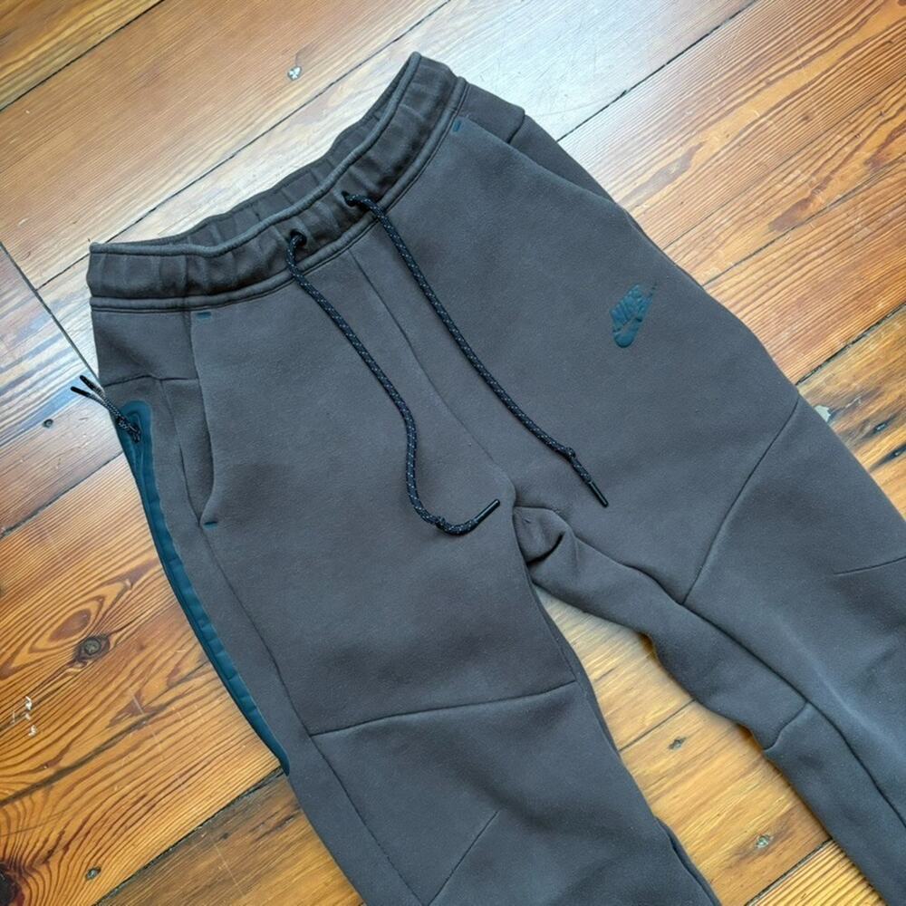 Nike Brown Sweatpants with Dark Teal Accents